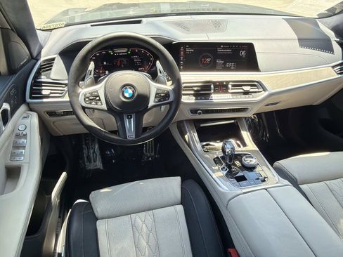 Used 2021 BMW X7 M50i AWD/4WD image 7