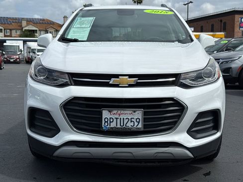 Used 2018 Chevrolet Trax LT w/ LPO, Cargo Package FWD image 4