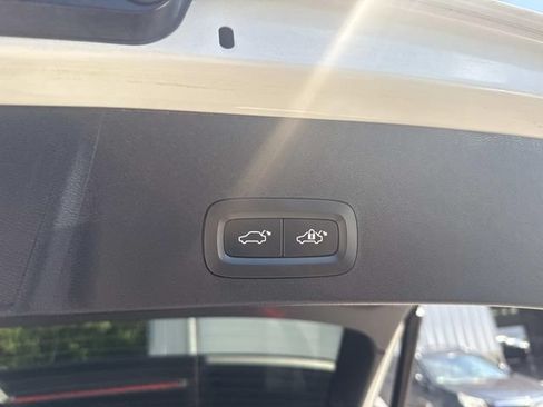 Used 2021 Volvo XC40 T5 R-Design w/ Advanced Package AWD/4WD image 10