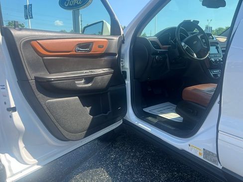 Used 2017 Chevrolet Traverse Premier AWD/4WD image 9