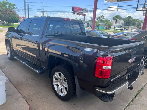 Used 2015 GMC Sierra 1500 SLE w/ SLE Value Package AWD/4WD image 2