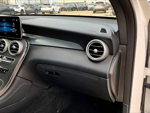 Used 2020 Mercedes-Benz GLC 300 image 18