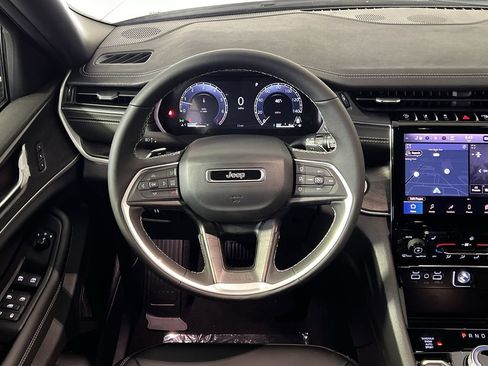 New 2025 Jeep Grand Cherokee Limited image 27