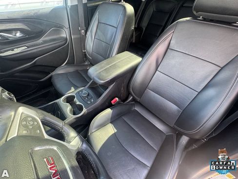 Used 2022 GMC Terrain SLT FWD image 9