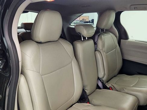 Used 2023 Toyota Sienna LE FWD image 21