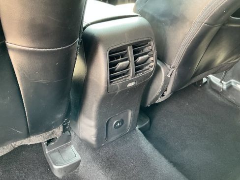 Used 2023 Ford Escape SE FWD image 34