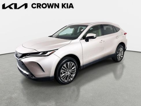 Used 2022 Toyota Venza XLE AWD/4WD image 1