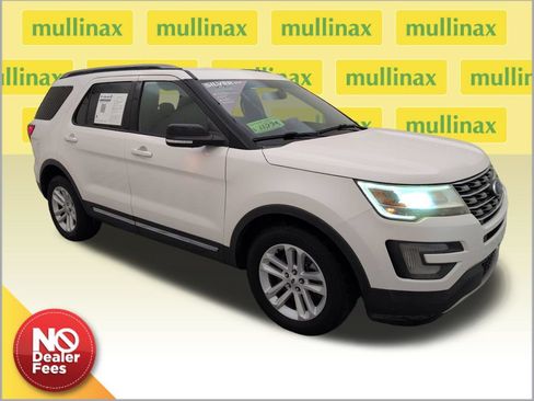 Used 2017 Ford Explorer XLT w/ Equipment Group 201A FWD image 1