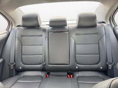 Used 2017 Volkswagen Jetta SE image 15