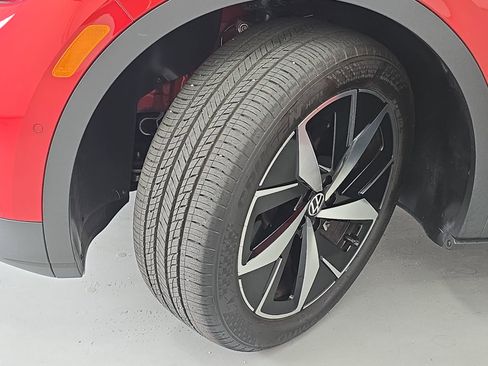 Certified 2025 Volkswagen ID.4 Pro S RWD image 33
