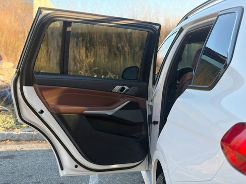 Used 2020 BMW X7 xDrive40i w/ M Sport Package image 13