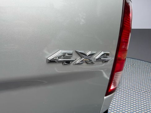 Used 2019 RAM 1500 Express AWD/4WD image 7