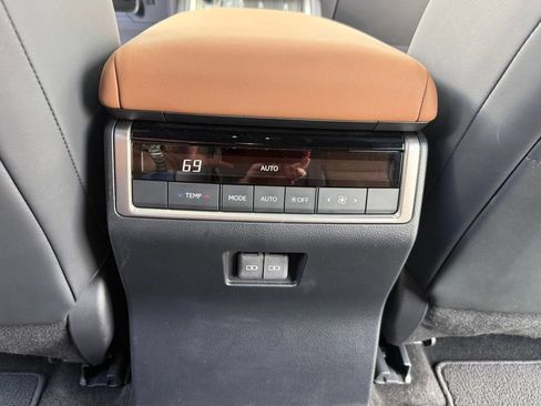 Used 2025 Lexus GX 550 w/ Cold Area Package AWD/4WD image 34