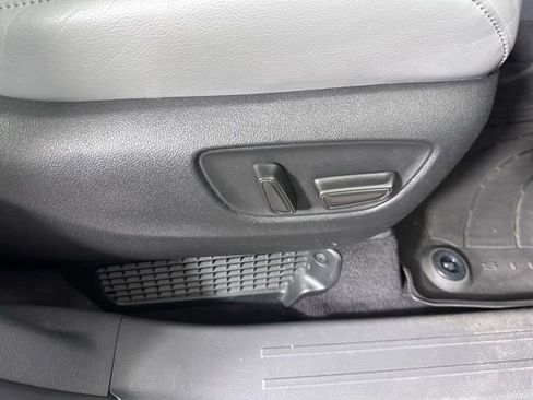 Used 2024 Toyota Sienna Limited AWD/4WD image 11