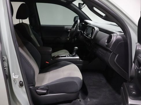 Used 2023 Toyota Tacoma TRD Sport w/ Technology Package image 23