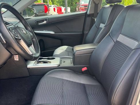 Used 2012 Toyota Camry SE FWD image 11