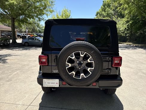 Used 2024 Jeep Wrangler Unlimited Sahara AWD/4WD image 6