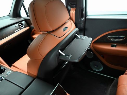 Certified 2025 Bentley Bentayga Extended Wheelbase image 21