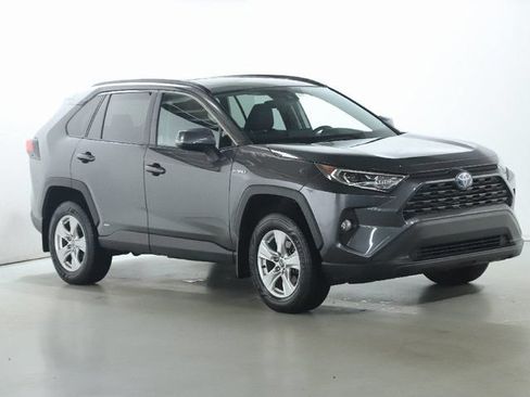 Used 2021 Toyota RAV4 XLE w/ Convenience Package AWD/4WD image 11