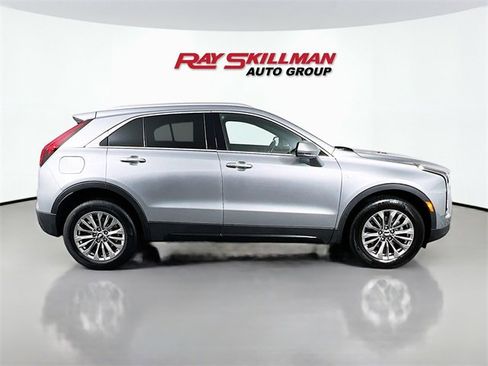 Used 2024 Cadillac XT4 Premium Luxury image 8