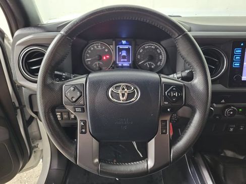 Used 2019 Toyota Tacoma TRD Off-Road AWD/4WD image 26