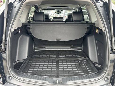 Used 2018 Honda CR-V Touring image 39