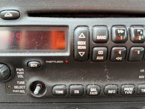 Used 2008 Pontiac Grand Prix w/ Preferred Package FWD image 37