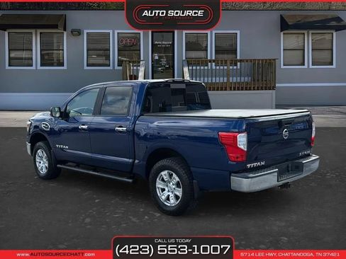 Used 2017 Nissan Titan SV AWD/4WD image 5