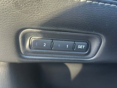 Used 2015 Nissan Pathfinder Platinum image 23