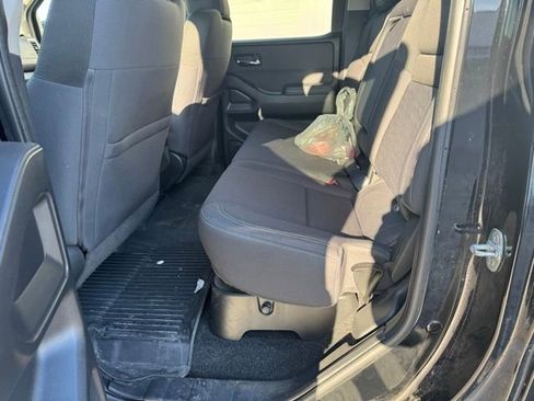 Used 2022 Nissan Frontier SV w/ Technology Package image 12