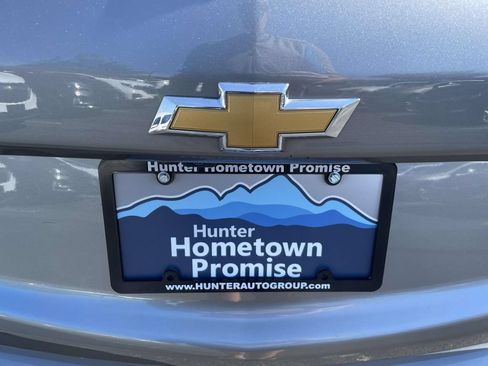 Used 2023 Chevrolet Equinox LT FWD image 12