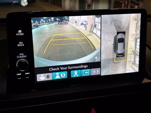 Used 2025 Honda Pilot TrailSport image 17