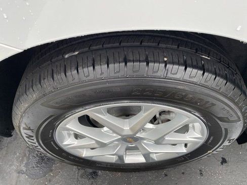 Used 2022 Chevrolet Equinox LT image 28