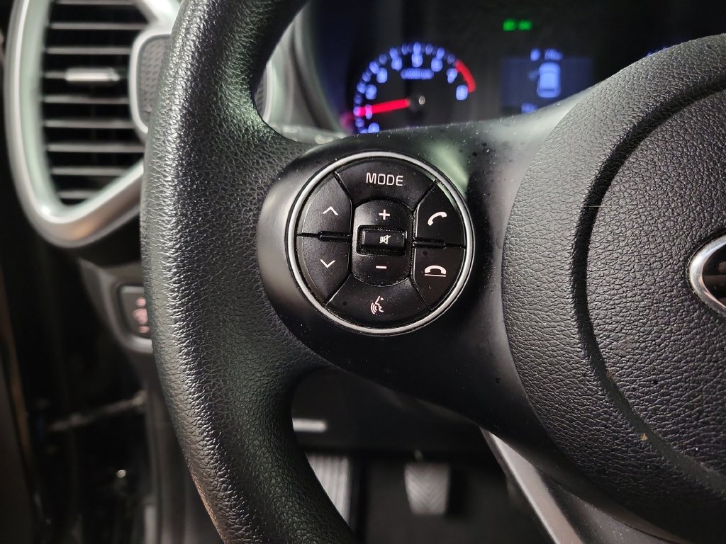 Used 2020 Kia Soul LX FWD image 23