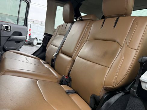 Used 2022 Jeep Wrangler Unlimited Rubicon 4xe w/ Cold Weather Group image 18