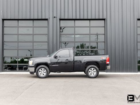 Used 2008 GMC Sierra 1500 SLE w/ Z71 Off-Road Package AWD/4WD image 1