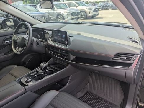Used 2025 Nissan Rogue SV AWD/4WD image 38