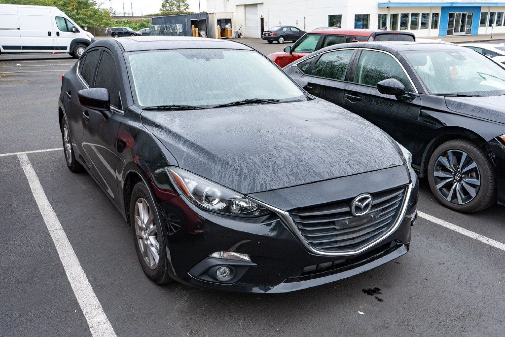 Used 2016 MAZDA MAZDA3 i Touring w/ Popular Equipment Package FWD image 3