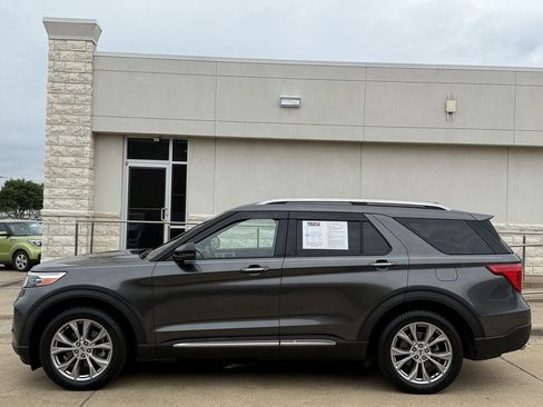 Used 2020 Ford Explorer Limited image 3