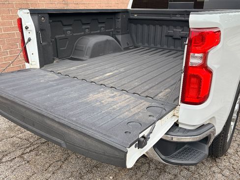 Used 2023 Chevrolet Silverado 1500 LTZ w/ LTZ Convenience Package II AWD/4WD image 38
