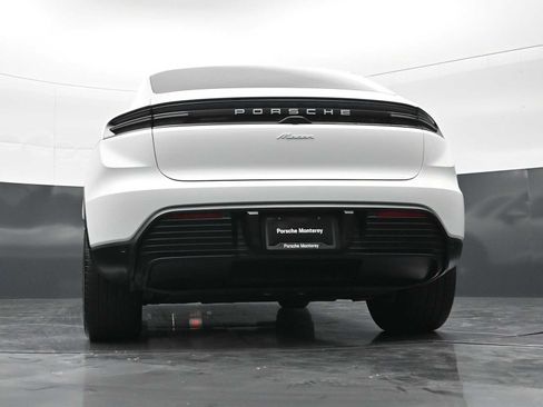 Certified 2025 Porsche Macan Electric RWD image 40