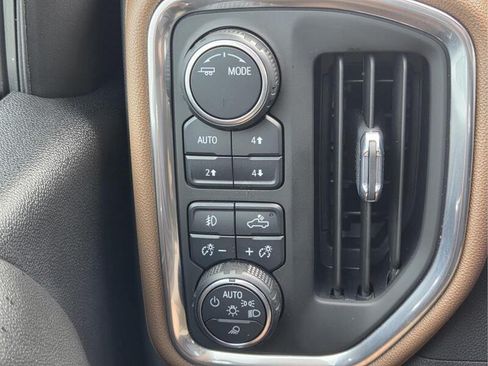 Used 2022 Chevrolet Silverado 1500 High Country w/ Z71 Off-Road Package AWD/4WD image 29