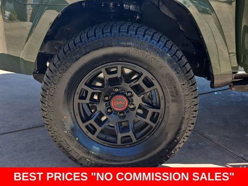 Used 2022 Toyota 4Runner TRD Off-Road Premium w/ TRD Black Wheel Package (TMS) AWD/4WD image 35
