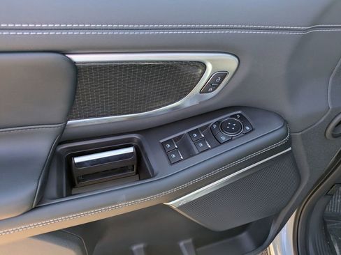 New 2025 Ford Expedition Platinum image 10