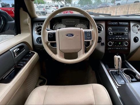 Used 2014 Ford Expedition XLT w/ Equipment Group 202A RWD image 6