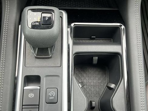Used 2024 Nissan Pathfinder Platinum w/ Cargo Package AWD/4WD image 17