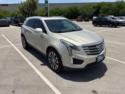 Used 2017 Cadillac XT5 Premium Luxury FWD image 7