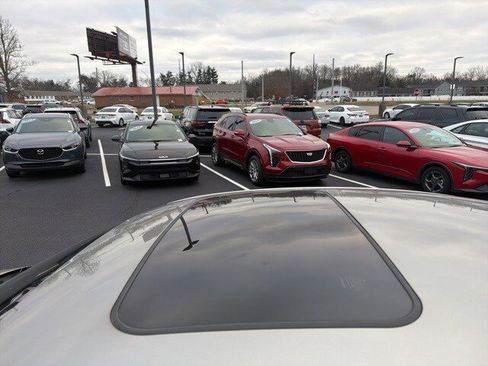 Used 2018 Lexus IS 350 AWD image 4