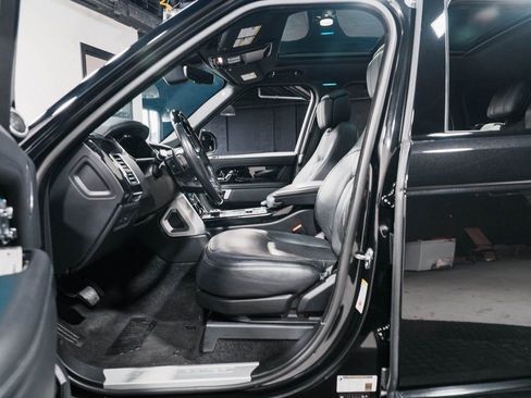 Used 2020 Land Rover Range Rover HSE image 28