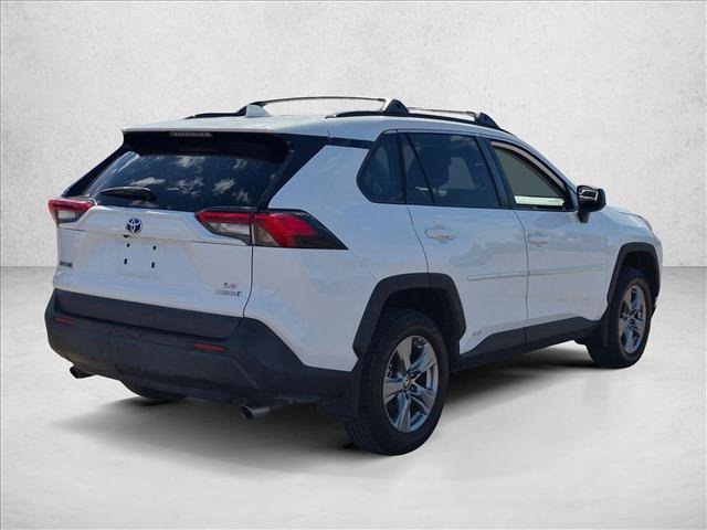 Used 2022 Toyota RAV4 LE AWD/4WD image 5